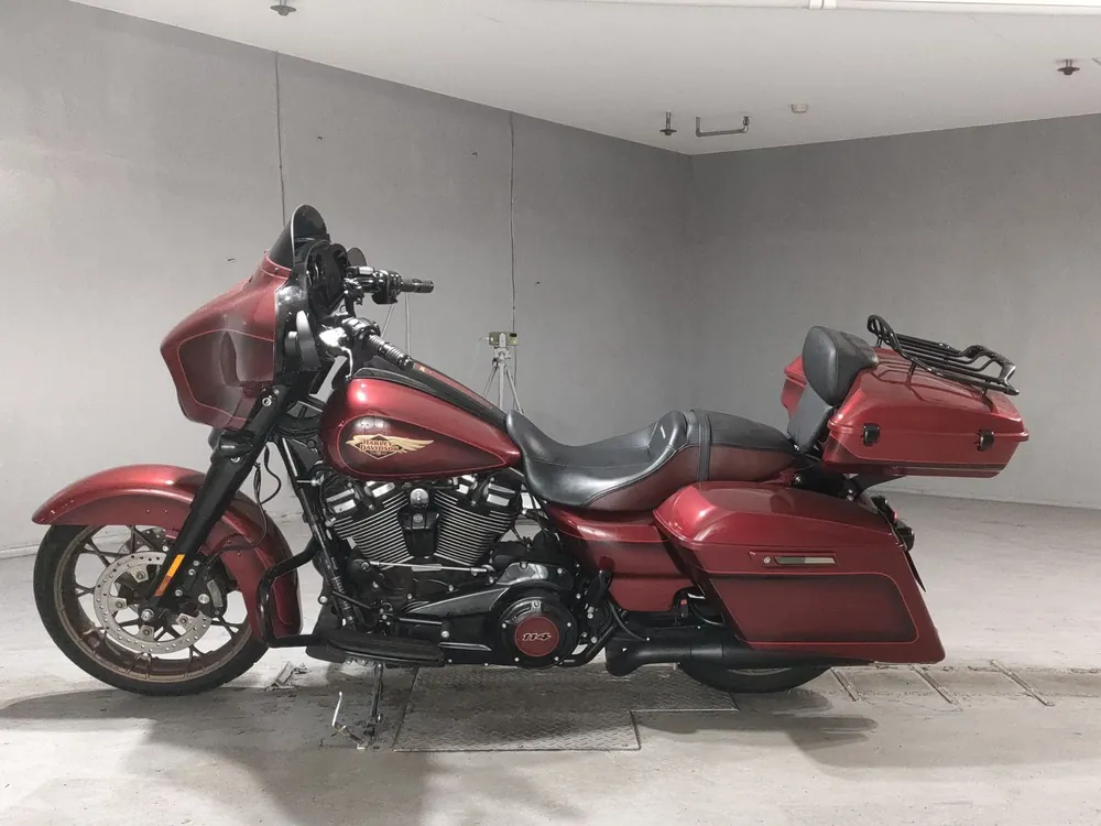 Harley-Davidson FLHXS1870 2023, красный, фото 2