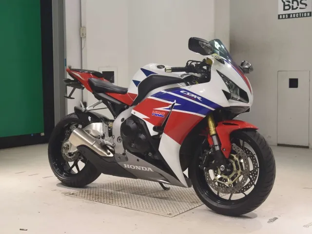Honda CBR1000RR, белый, красный, синий, фото 3