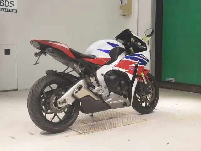 Honda CBR1000RR, белый, красный, синий, фото 5