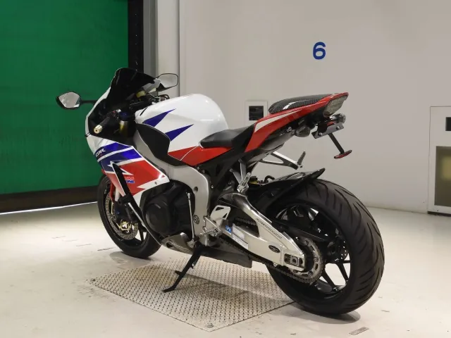 Honda CBR1000RR, белый, красный, синий, фото 6