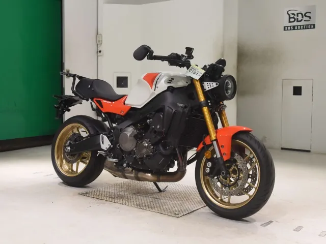 Yamaha Xsr900-2 2024, white | orange, фото 3