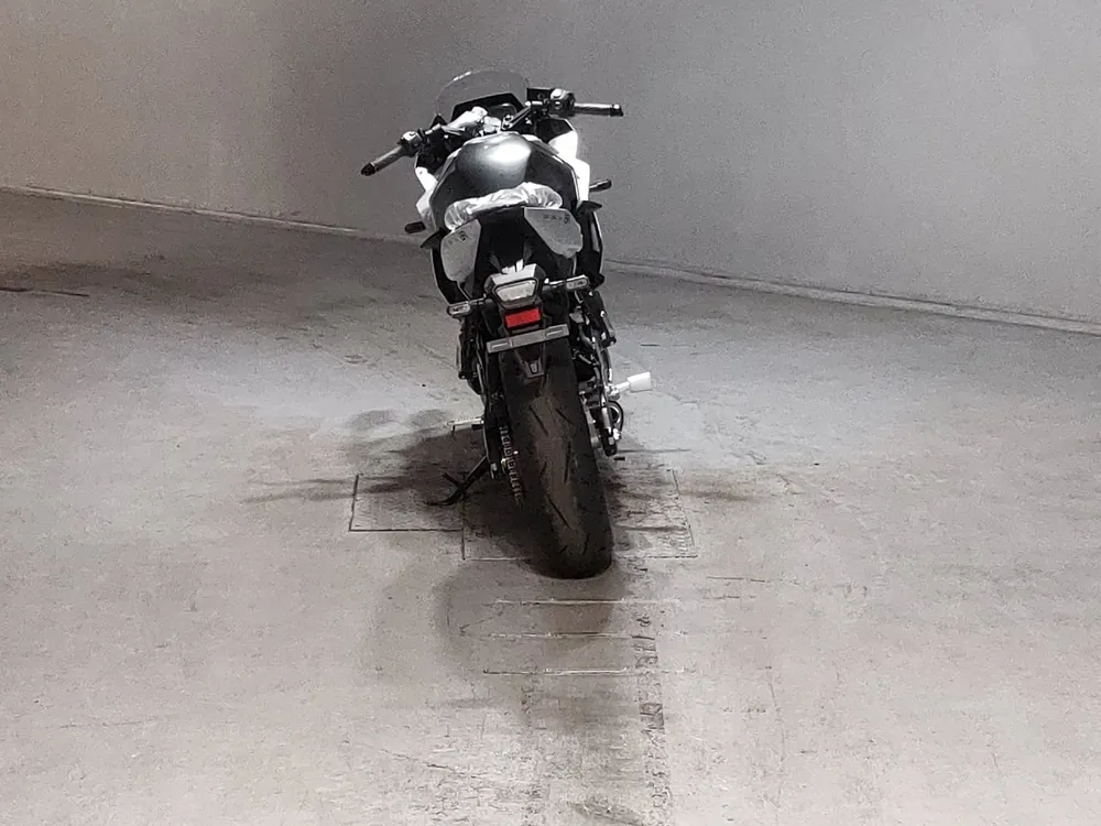Suzuki Gsx-8T, серый, фото 4
