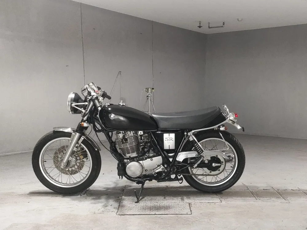 Yamaha SR400 Final Edition Limited 2020, чёрный, фото 2