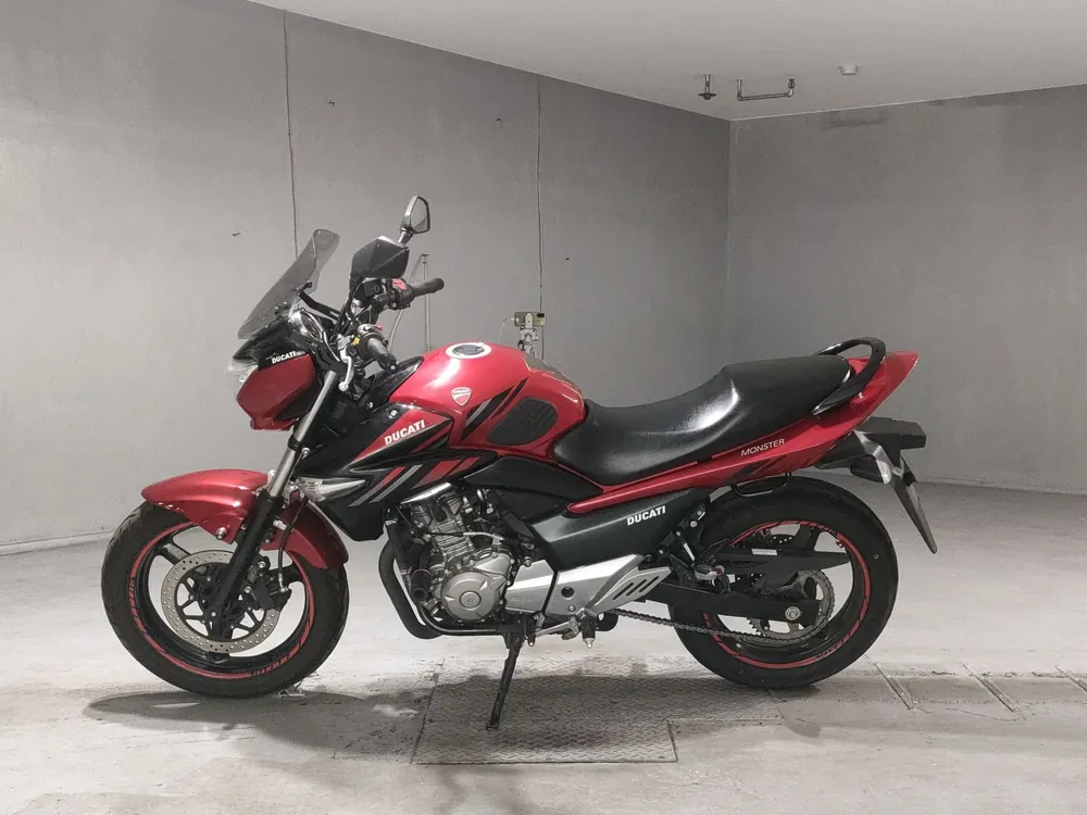 Suzuki GSR250S, black/red, фото 2