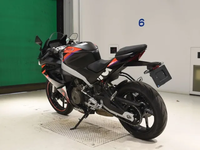 Aprilia RS457 2025, matt black, фото 6