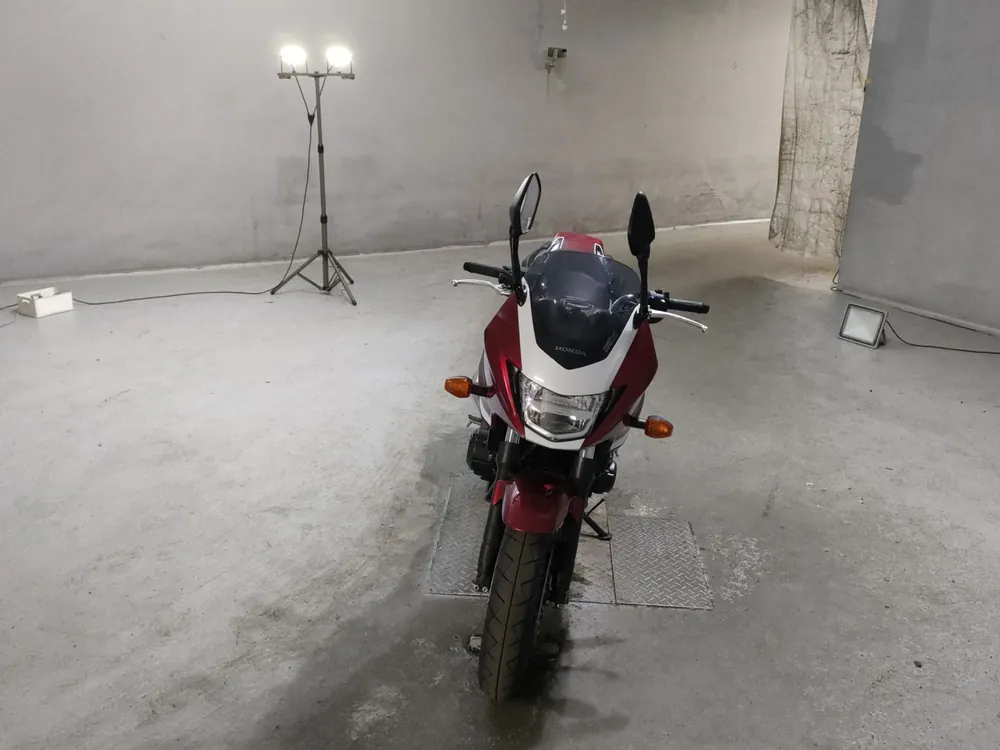 Honda CB400SB 2022, белый, красный, фото 3