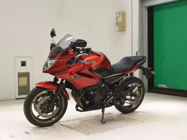 Yamaha XJ6 Diversion 2009, красный, фото 4