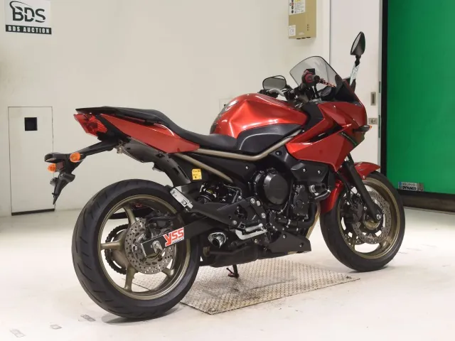 Yamaha XJ6 Diversion 2009, красный, фото 5