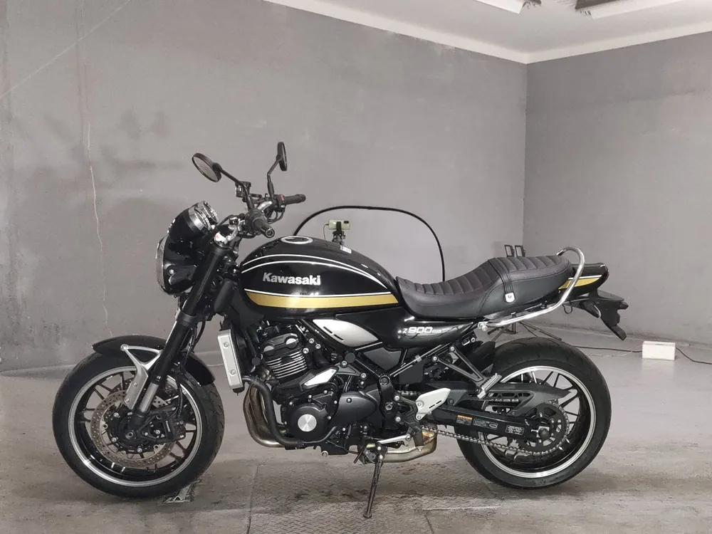 Kawasaki Z900RS 2022, black / gold, фото 2