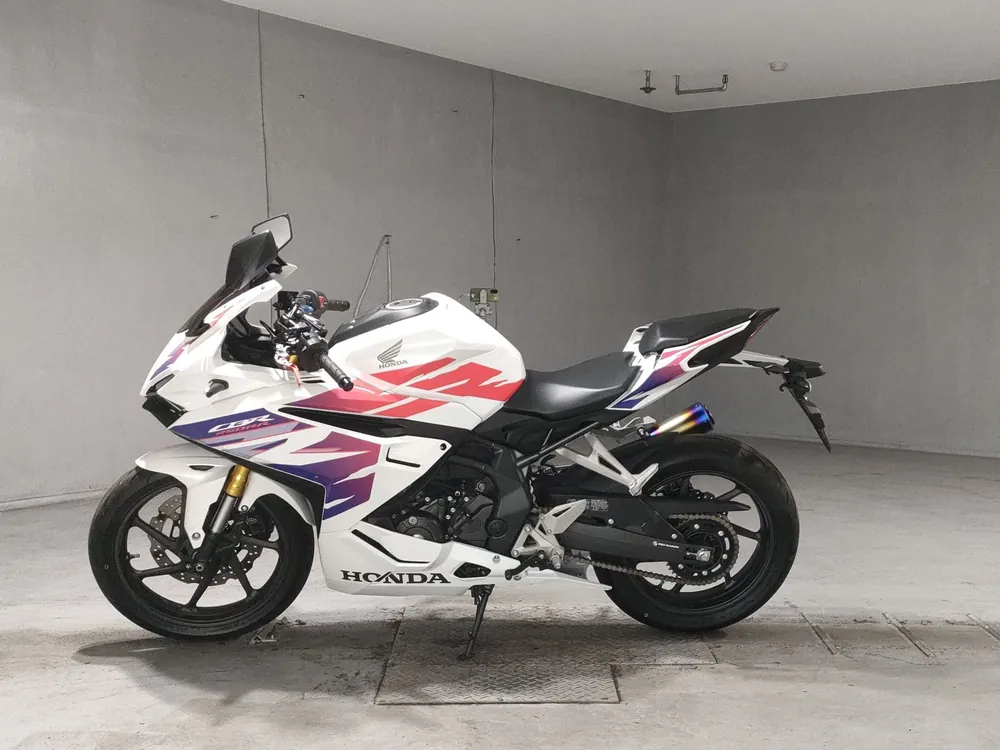 Honda CBR250RR, белый, фото 2