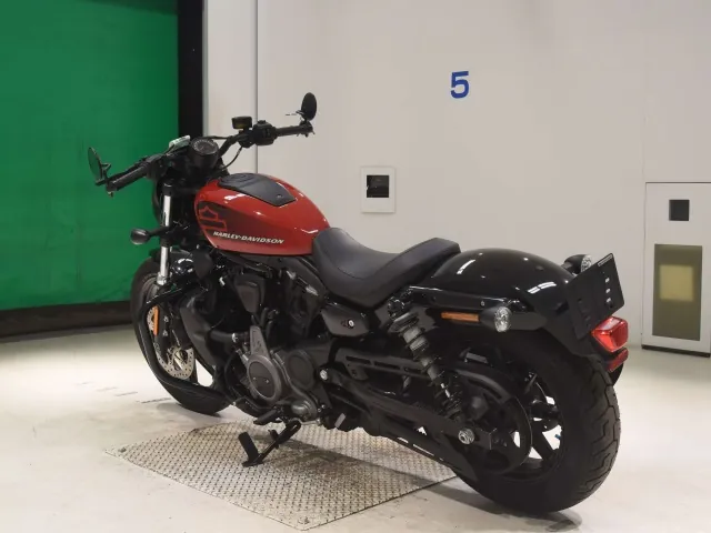Harley-Davidson RH975 2022, red | black, фото 6