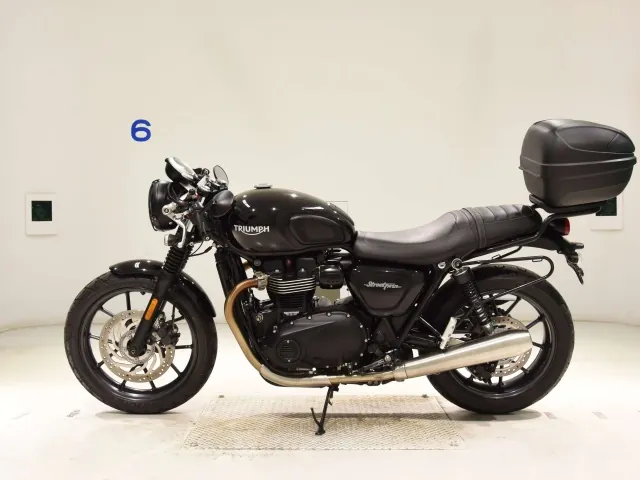 Triumph Street Twin 2018, чёрный, фото 2
