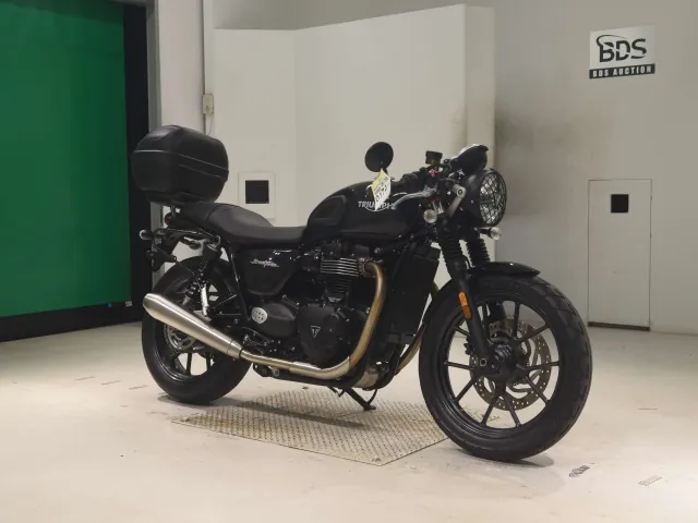 Triumph Street Twin 2018, чёрный, фото 3