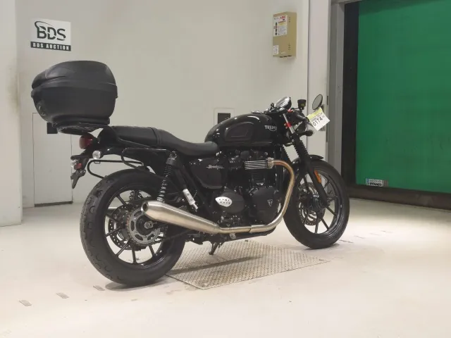Triumph Street Twin 2018, чёрный, фото 5