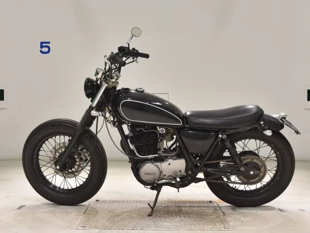 Yamaha SR400 2002, чёрный, фото 2