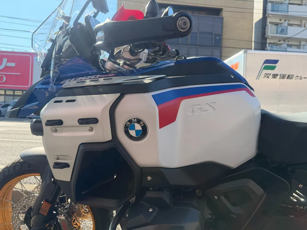 BMW R1300Gs Adv Asa 2026, white / blue, фото 11