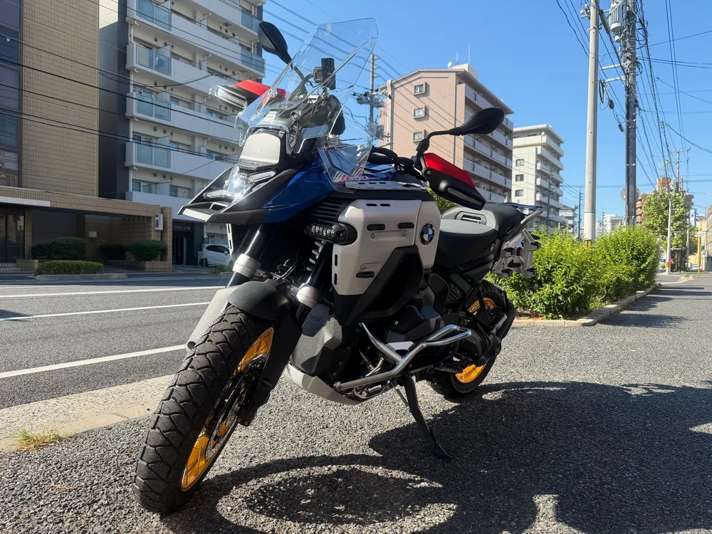 BMW R1300Gs Adv Asa 2026, white / blue, фото 5