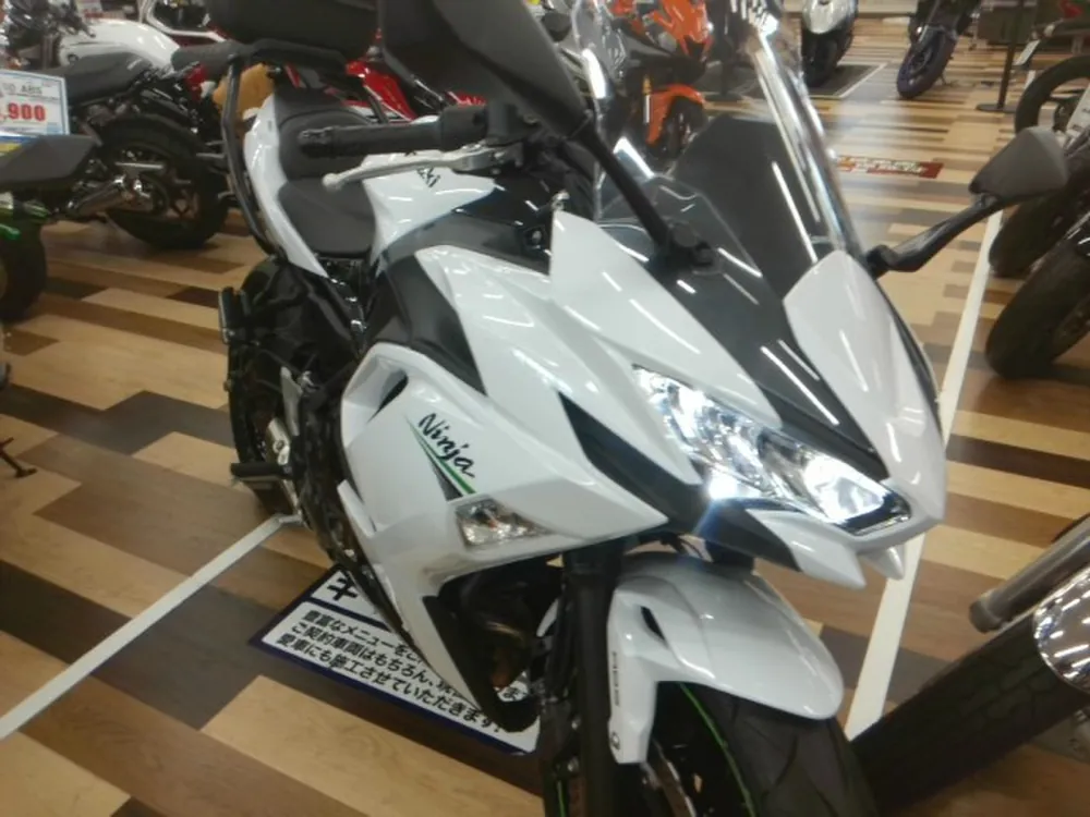 Kawasaki Ninja650A 2020, белый, фото 4