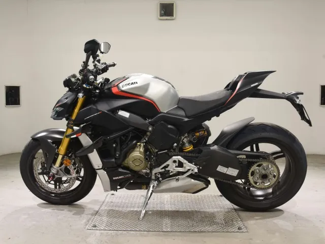Ducati Streetfighter V4 SP 2023, black | silver, фото 2