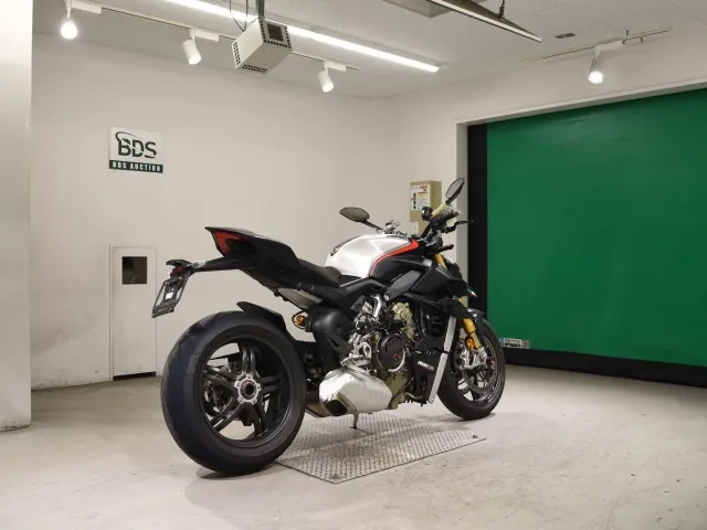 Ducati Streetfighter V4 SP 2023, black | silver, фото 5
