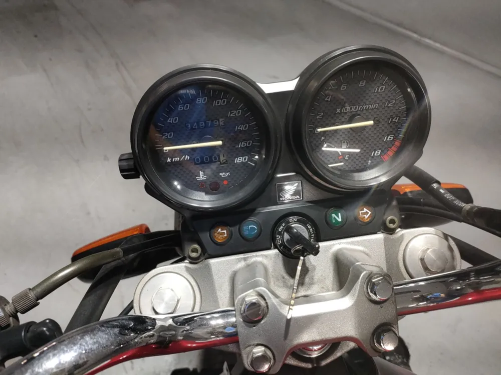 Honda Hornet 250, красный, фото 5