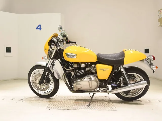 Triumph Thruxton 2009, жёлтый, фото 2