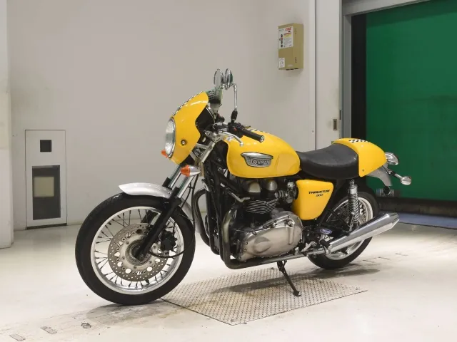 Triumph Thruxton 2009, жёлтый, фото 4