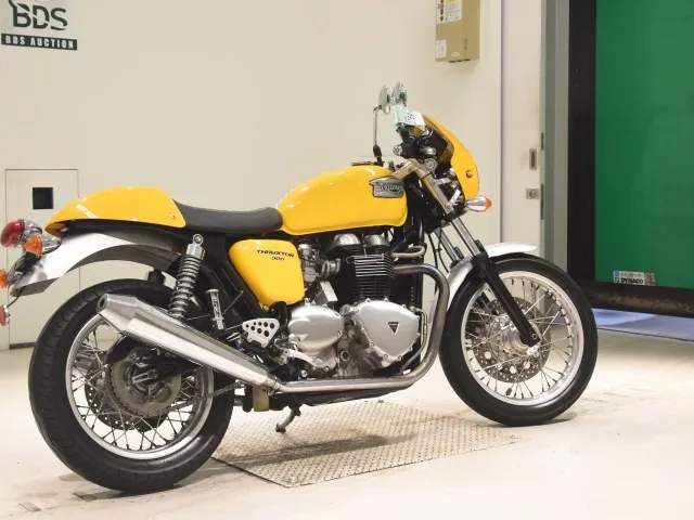 Triumph Thruxton 2009, жёлтый, фото 5