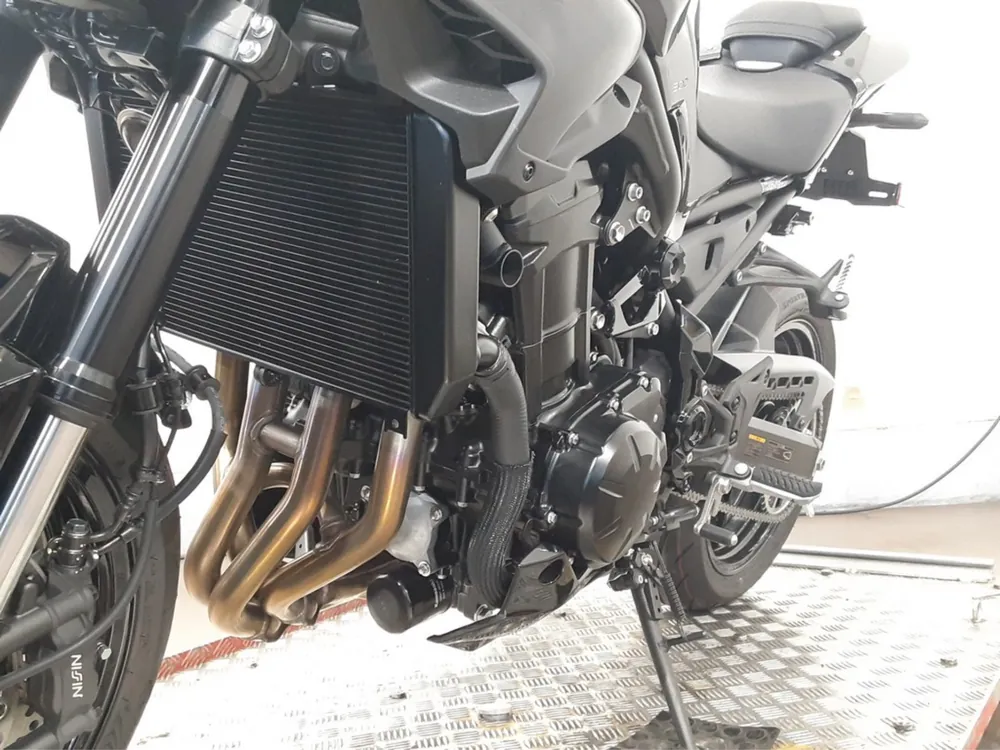 Kawasaki Z900 2025, black / gun m, фото 11