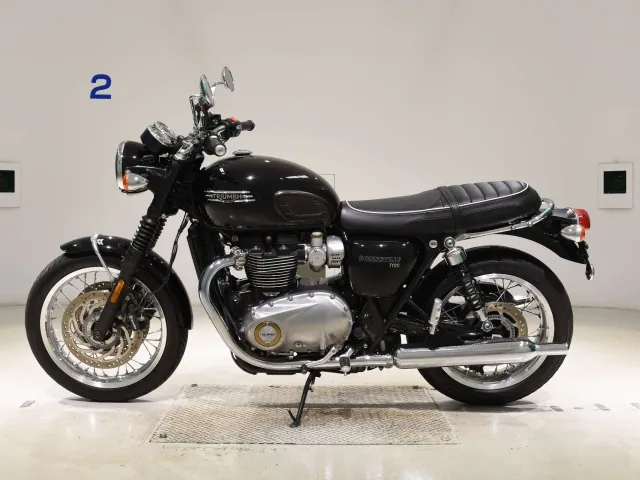 Triumph Bonneville T120 2022, чёрный, фото 2