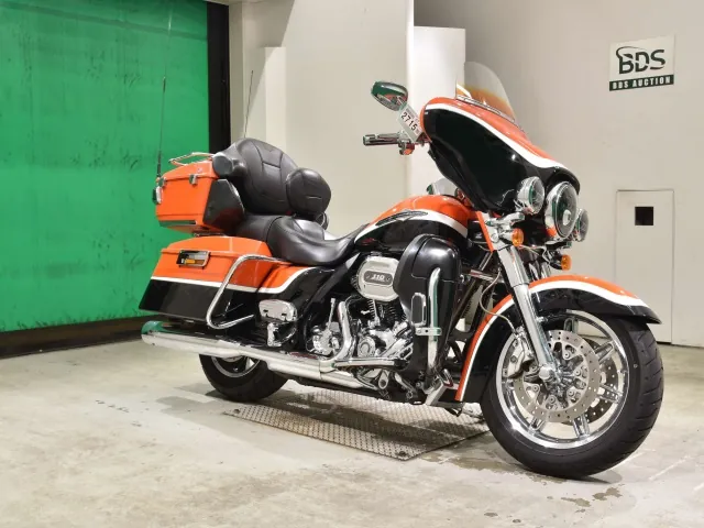 Harley-Davidson FLHTCUSE1800CVO 2012, black | orange, фото 3