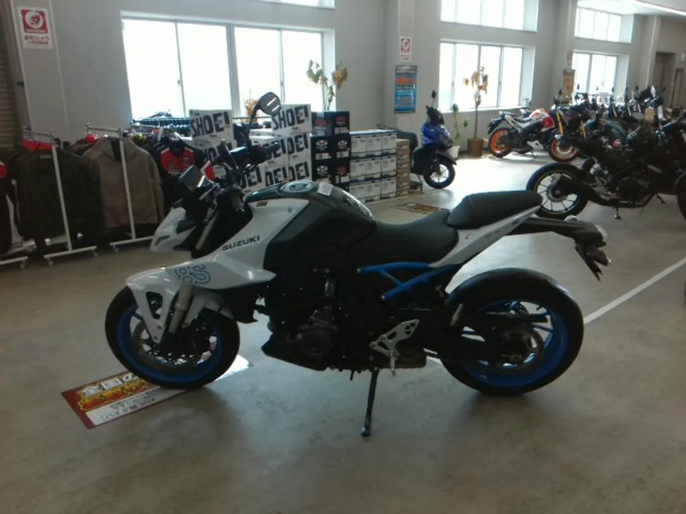 Suzuki Gsx-8T 2023, белый, фото 2