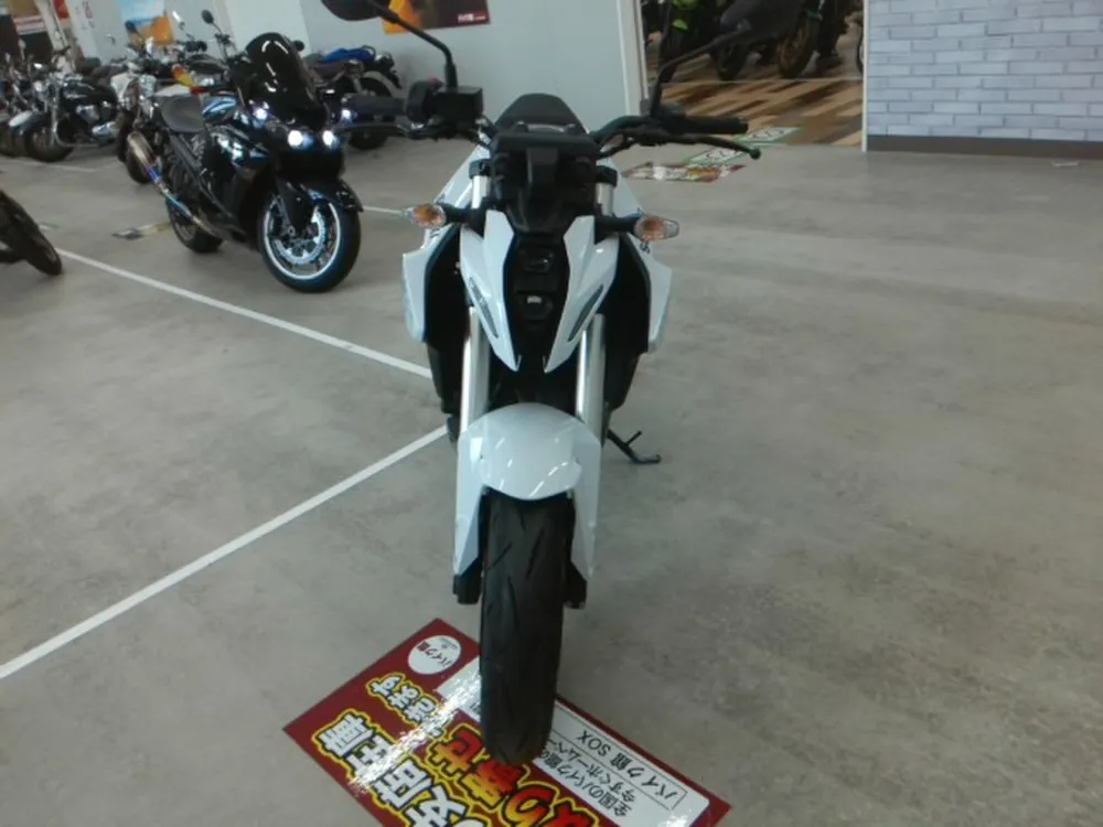 Suzuki Gsx-8T 2023, белый, фото 4