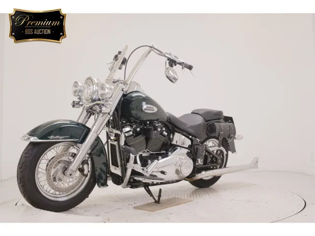Harley-Davidson FLHCS1870 2025, зелёный, фото 4