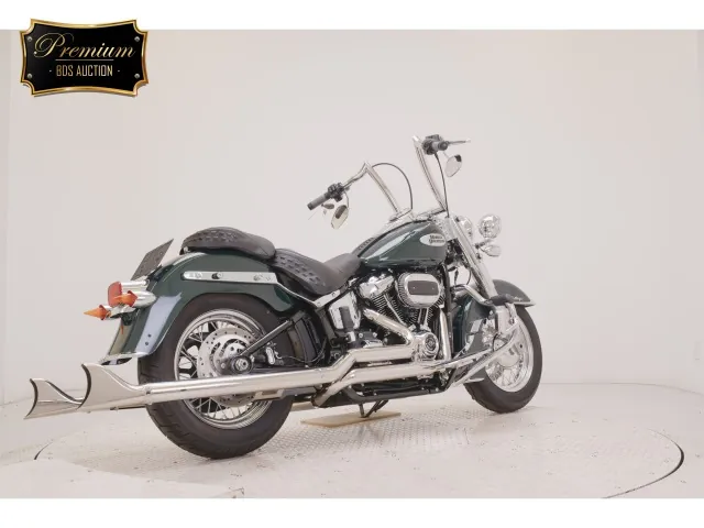 Harley-Davidson FLHCS1870 2025, зелёный, фото 5