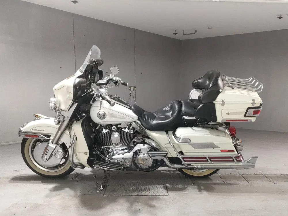 Harley-Davidson FLHTCU-I 1450 2002, белый, фото 2