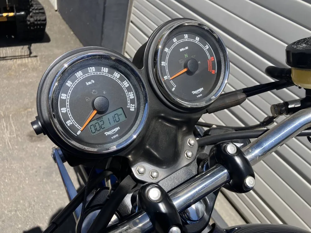Triumph Bonneville SE 2010, фото 4