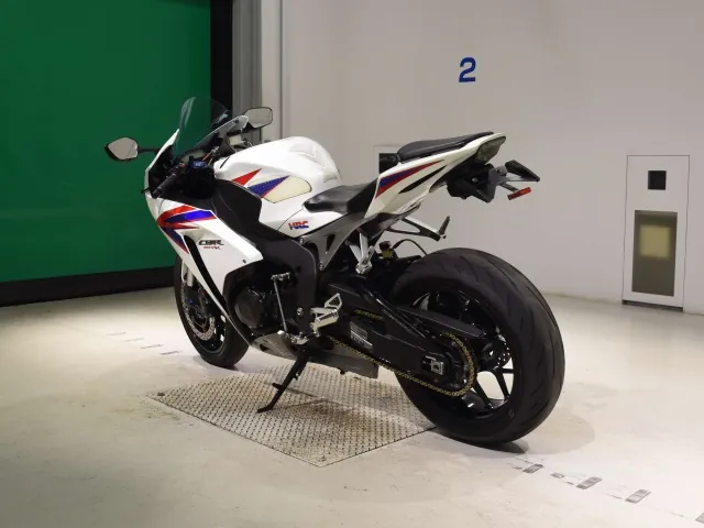 Honda CBR1000RR 2012, белый, фото 6