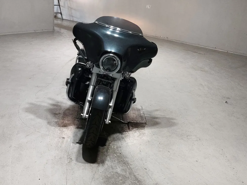 Harley-Davidson FLHX1690 2013, чёрный, фото 3