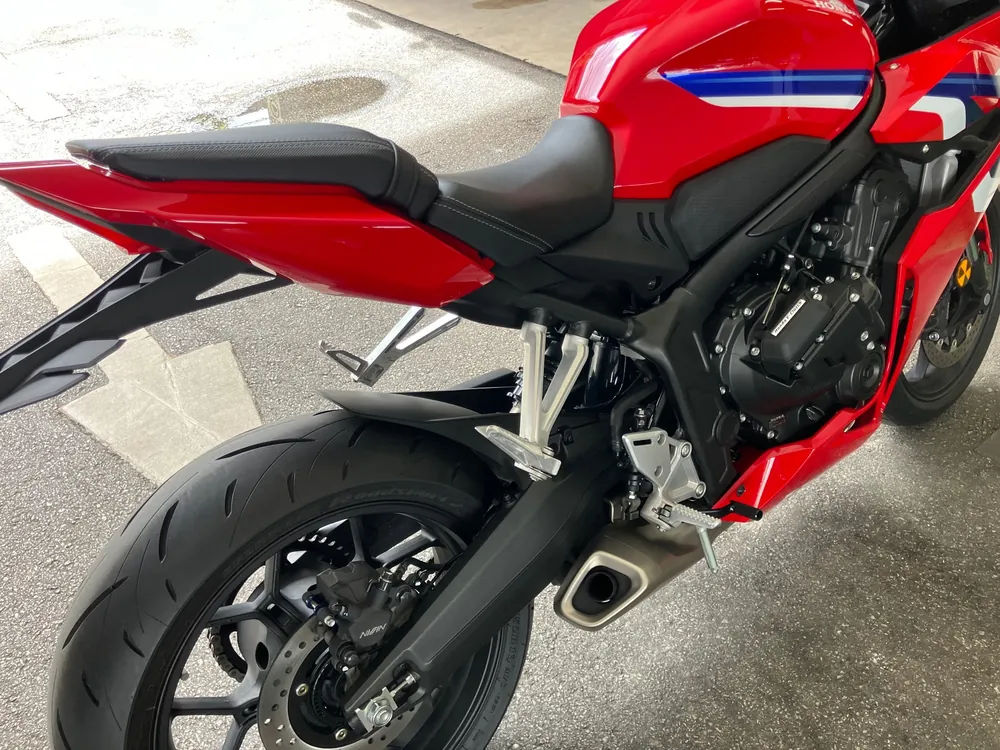 Honda Cb650R-2E Clutch 2025, белый, красный, синий, фото 5