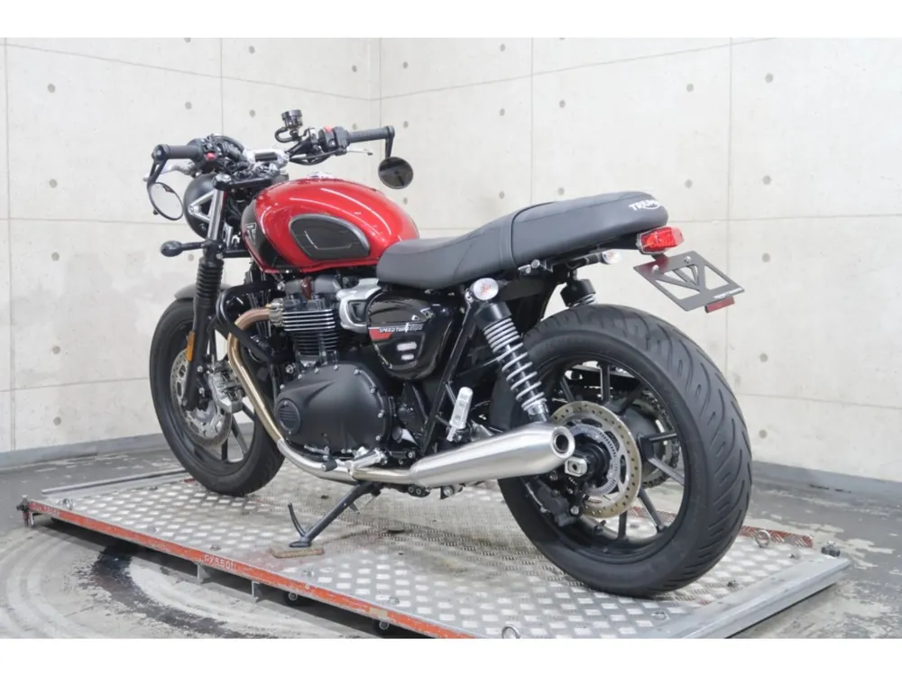 Triumph Street Twin 2024, red/ black, фото 5