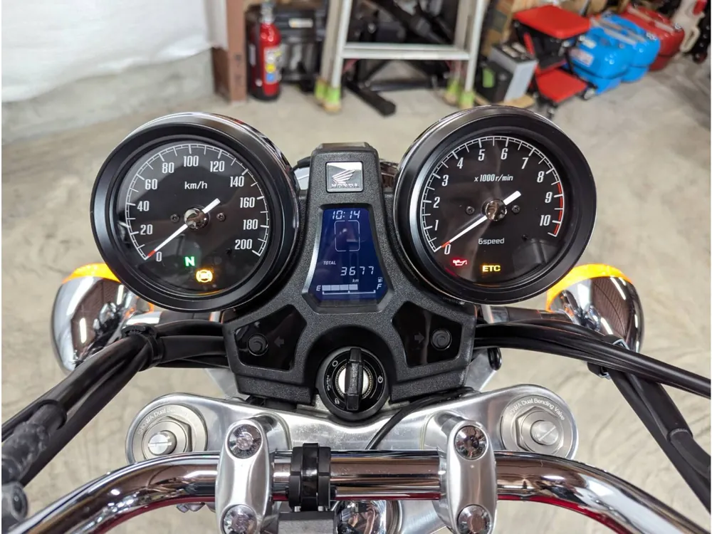 Honda CB1100F 2022, красный, фото 3