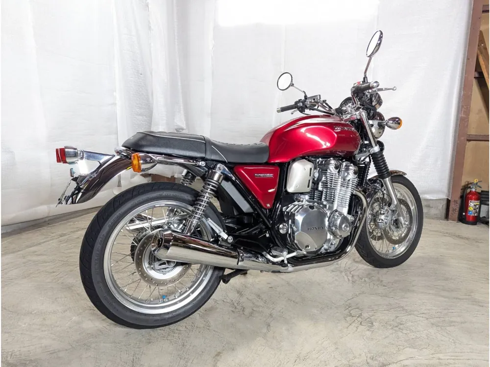 Honda CB1100F 2022, красный, фото 6