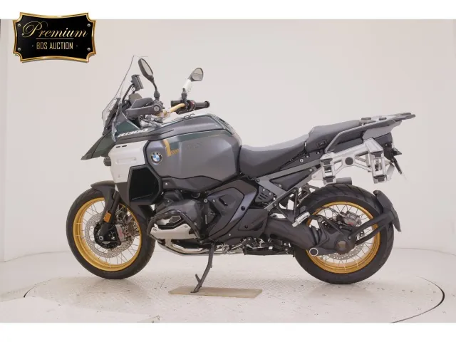 BMW R1300GS Adventure 2025, зелёный, фото 2
