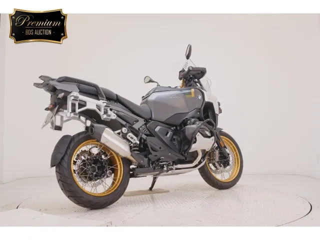 BMW R1300GS Adventure 2025, зелёный, фото 5