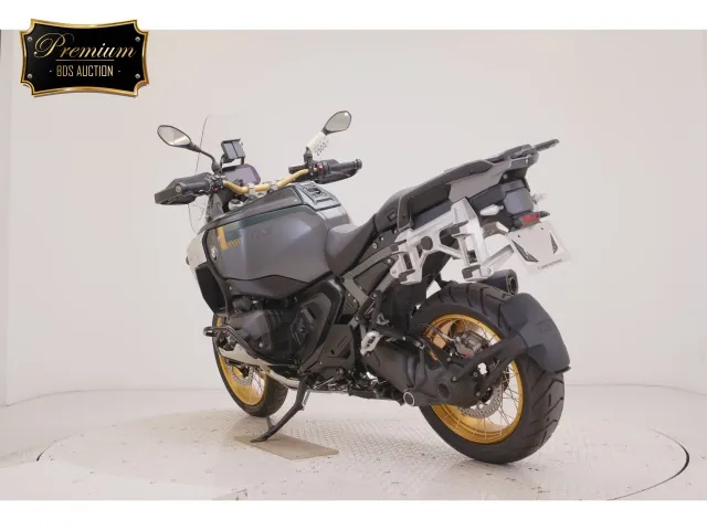 BMW R1300GS Adventure 2025, зелёный, фото 6