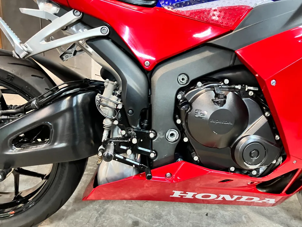 Honda CBR600RR 2020, red / blue / white, фото 12