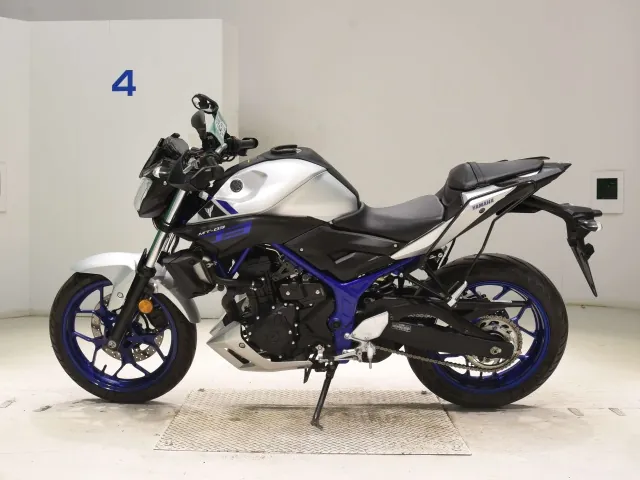 Yamaha MT-03 2015, blue | silver, фото 2