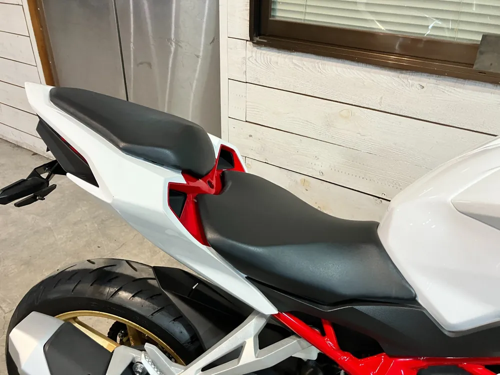 Honda CBR250RR, p white / red, фото 4