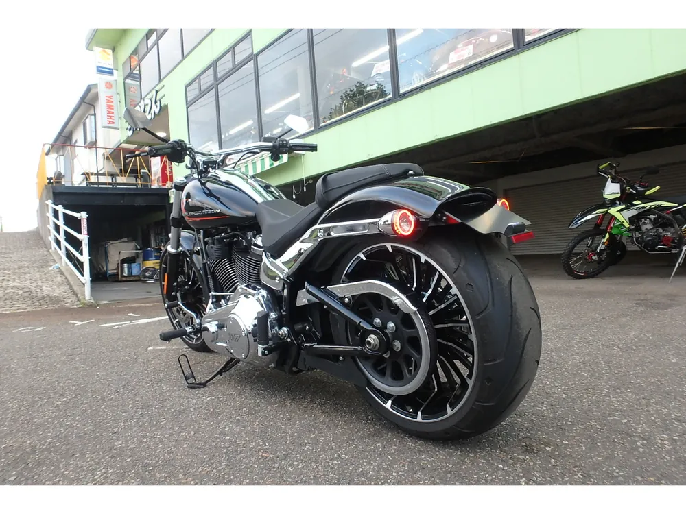 Harley-Davidson FXBR 2023, чёрный, фото 11